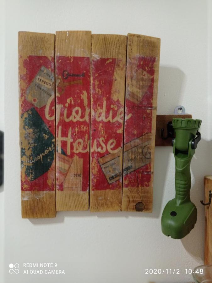 Giordiehouse2 Latina Exteriör bild